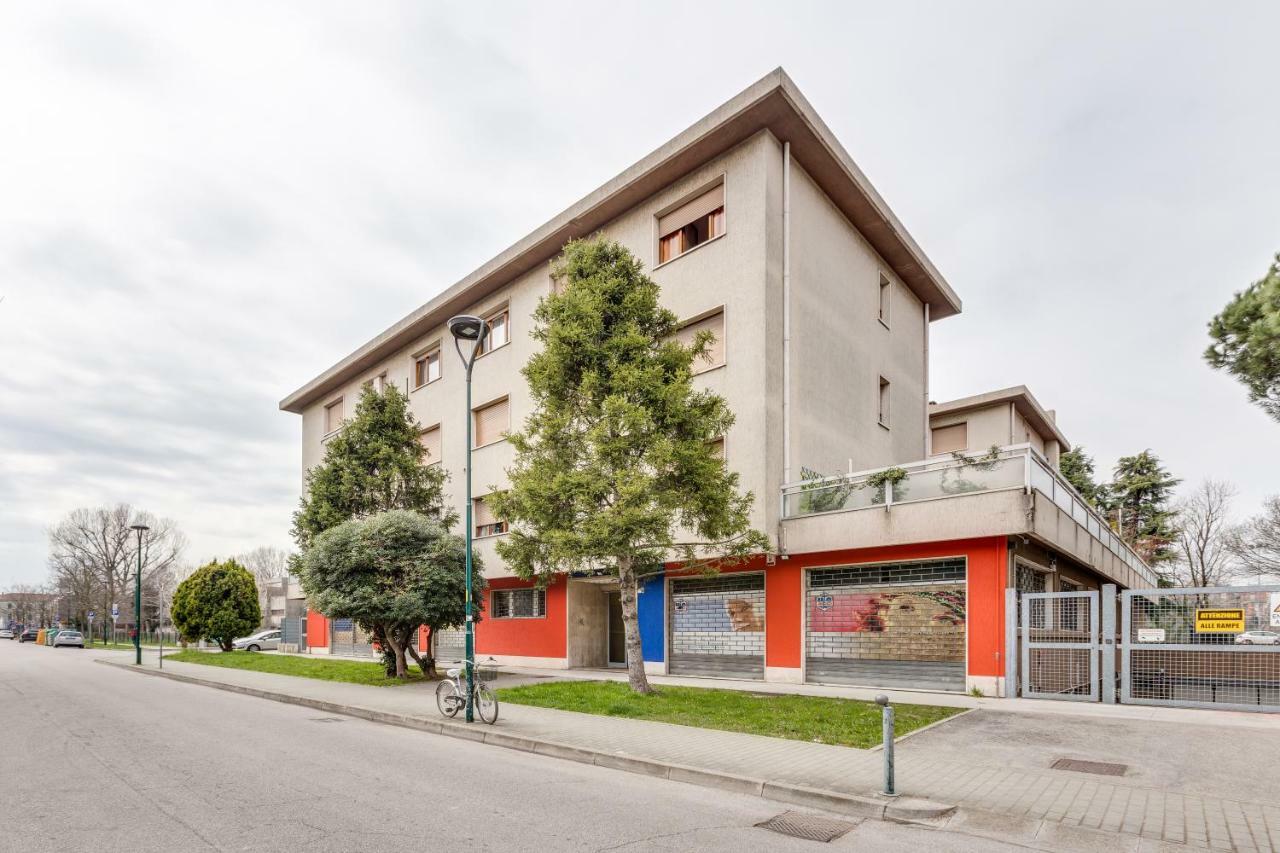 Rooms Vidar Train Station Маргера Екстериор снимка