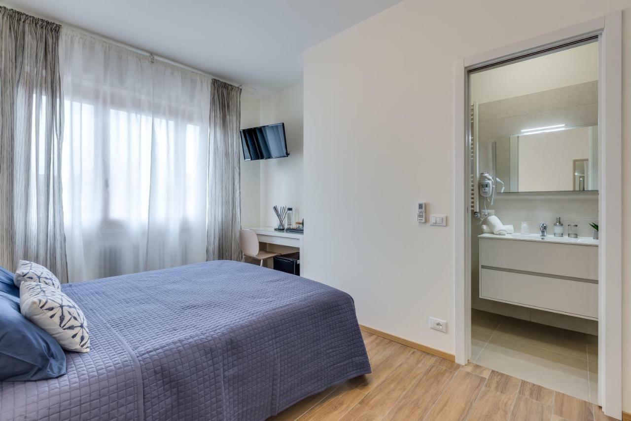 Rooms Vidar Train Station Маргера Екстериор снимка