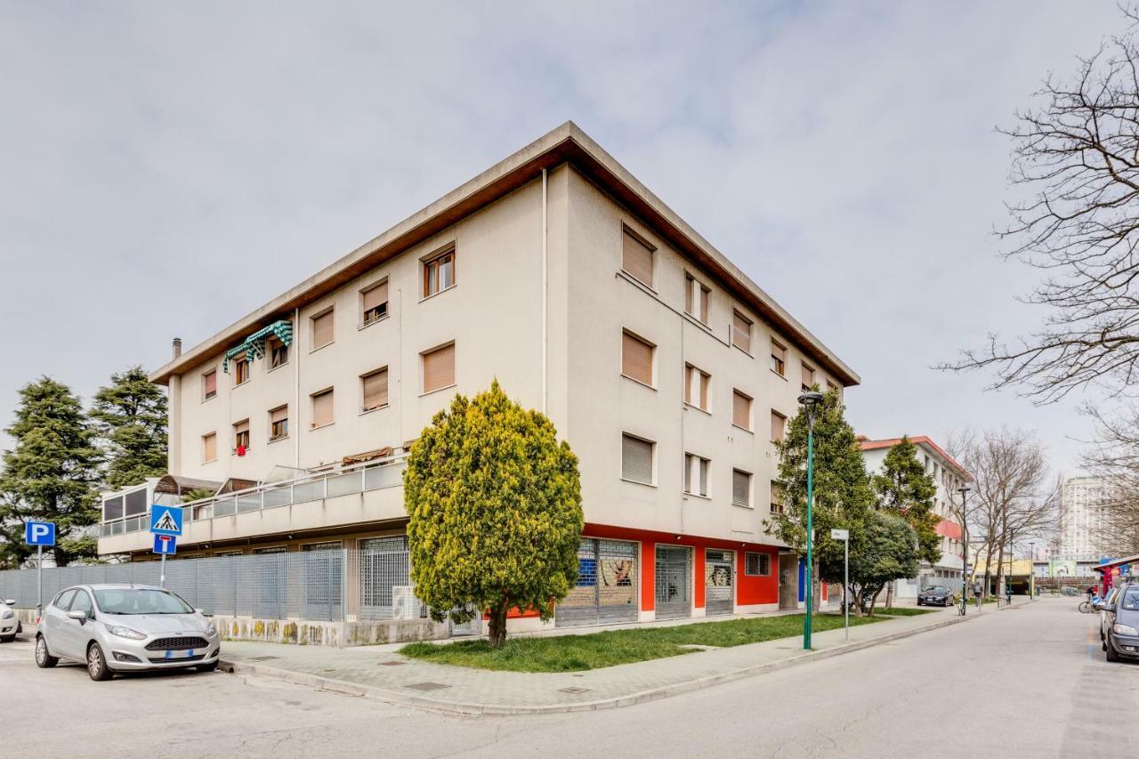 Rooms Vidar Train Station Маргера Екстериор снимка