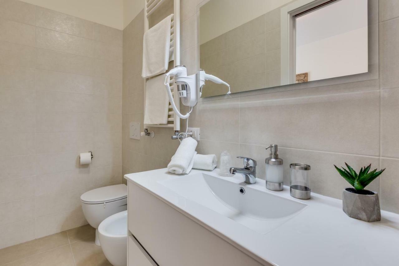 Rooms Vidar Train Station Маргера Екстериор снимка
